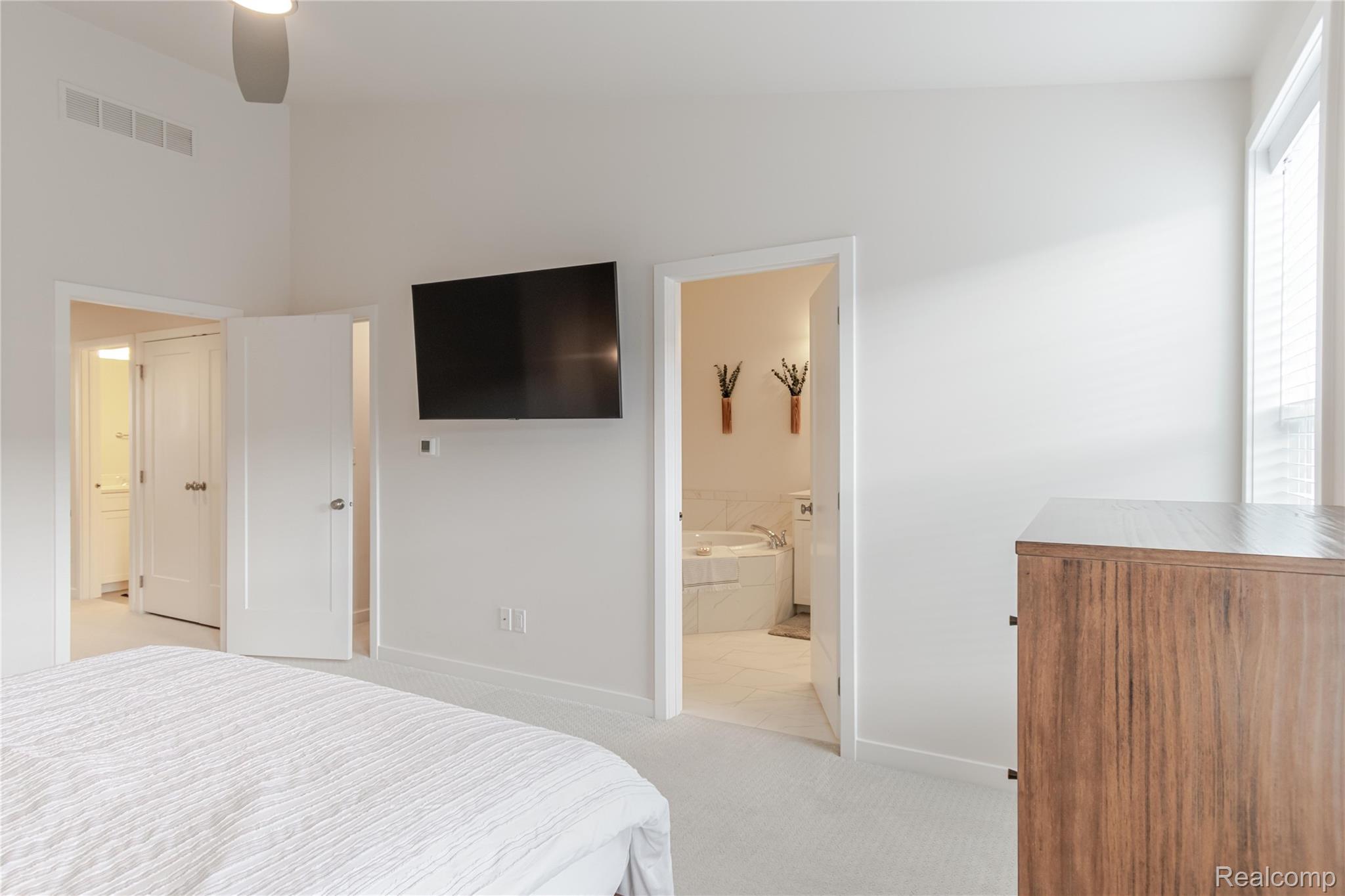 2963 Aughton Road Ann Arbor, MI 48105 - Photo 32 of 46 2963 Aughton-34.jpg