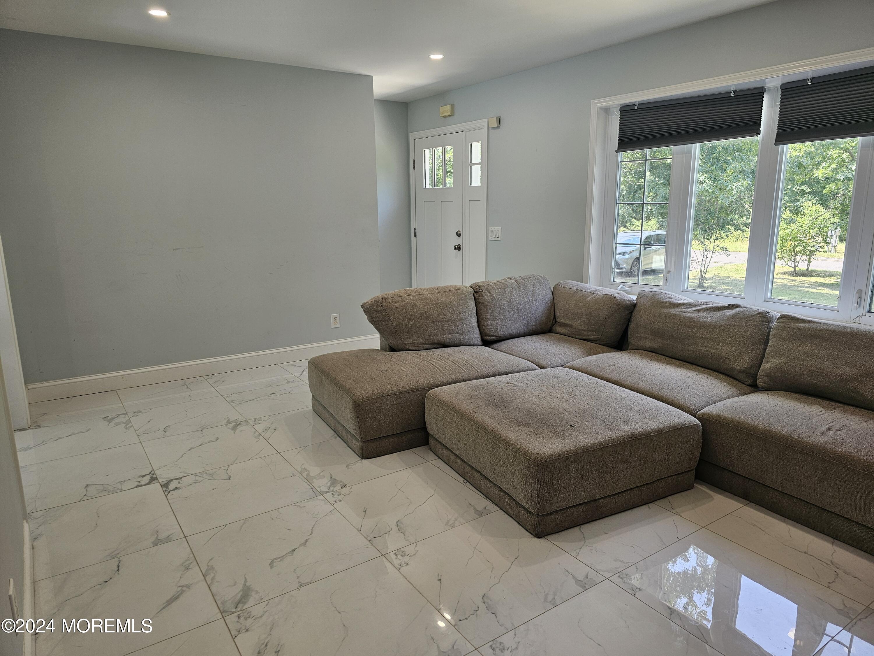 14 Vienna Road Howell, NJ 07731 - Photo 2 of 26 Living room