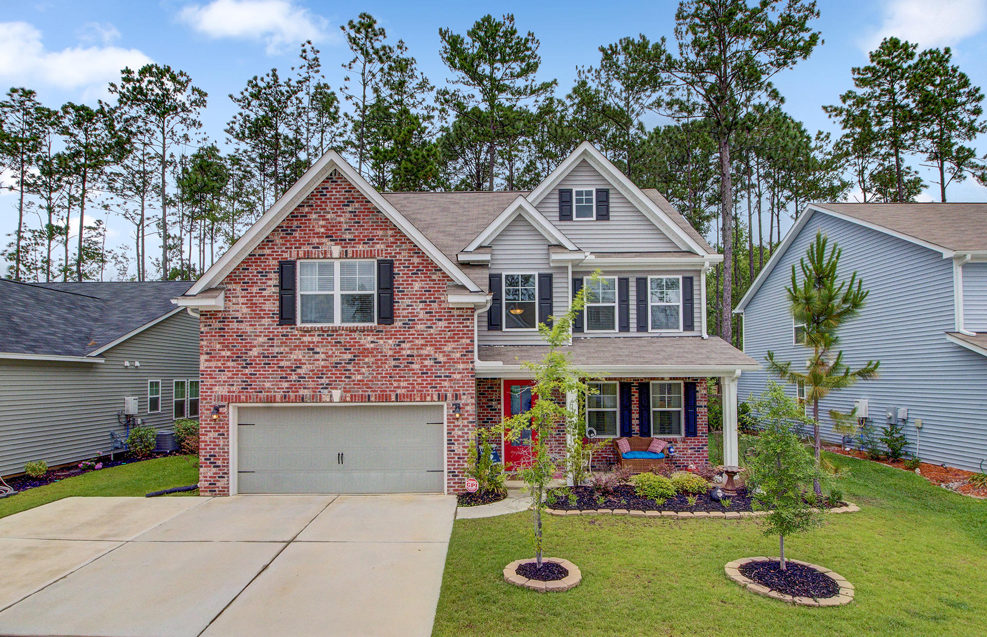 614 Kilarney Road Summerville, SC 29483 - Photo 1 of 39 1