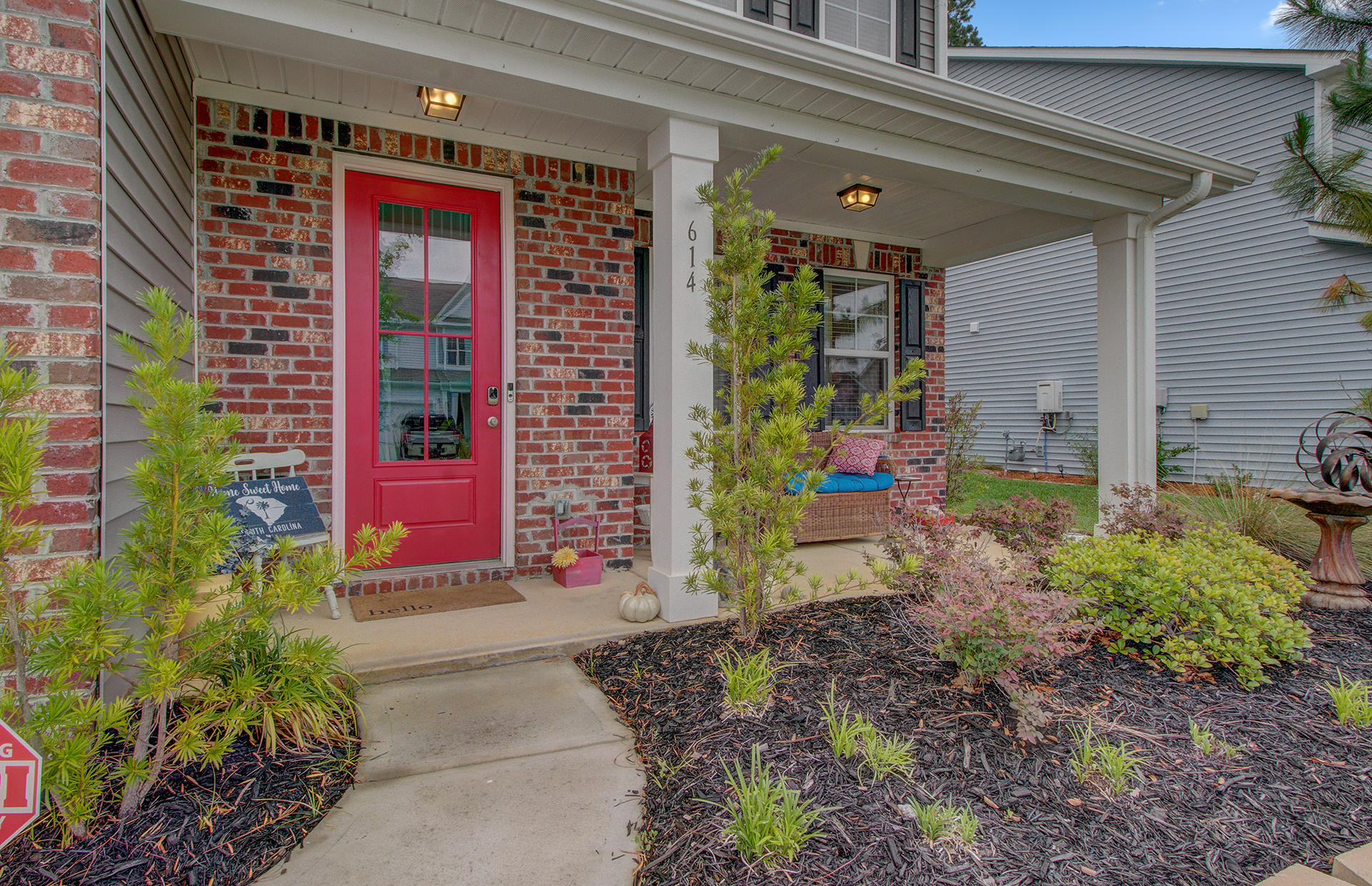 614 Kilarney Road Summerville, SC 29483 - Photo 4 of 39 5
