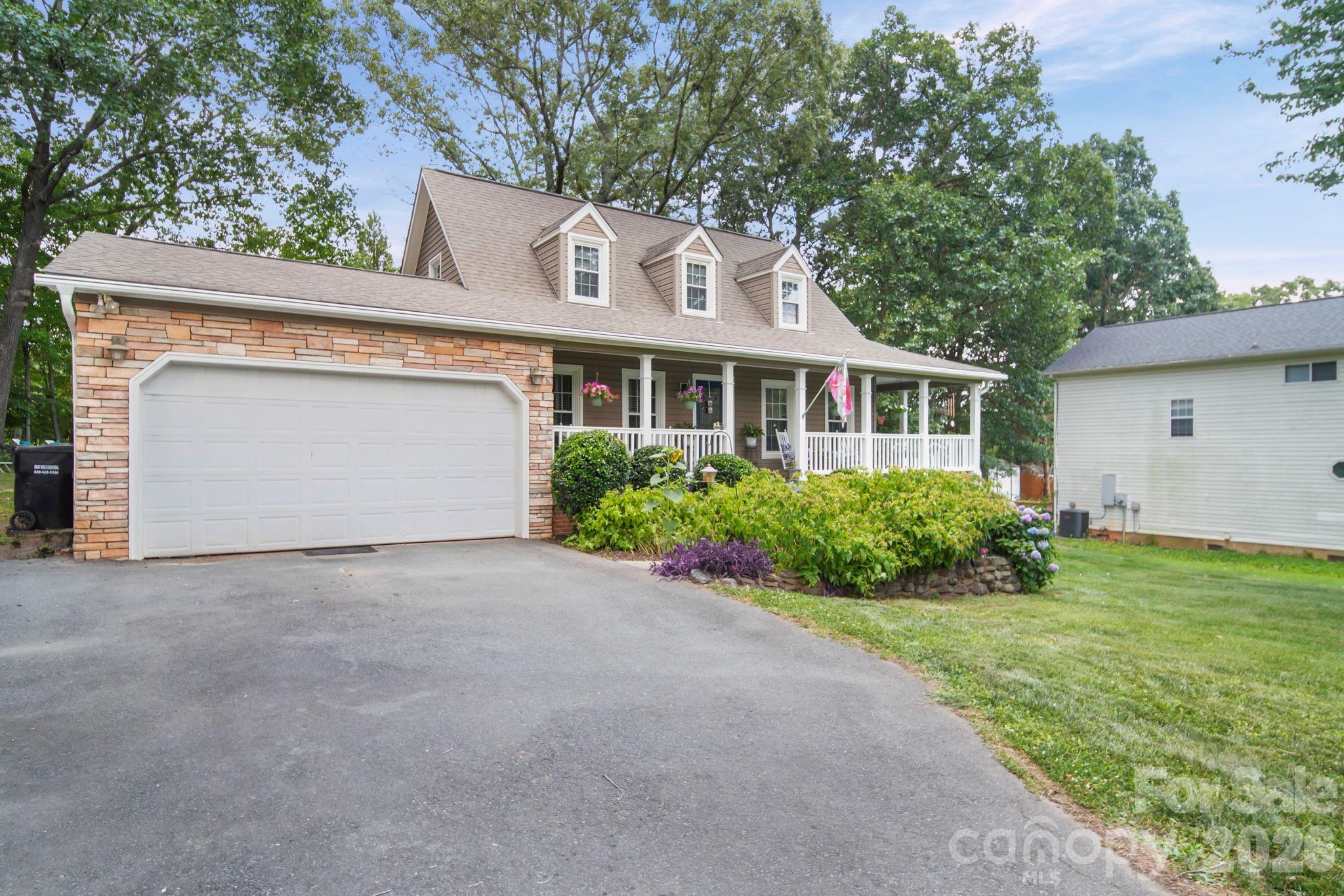 7813 Red Robin Trail Denver, NC 28037 - Photo 2 of 37