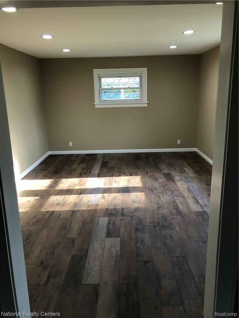 21800 Carleton West Road Belleville, MI 48111 - Photo 18 of 22 IMG_1228.jpg
