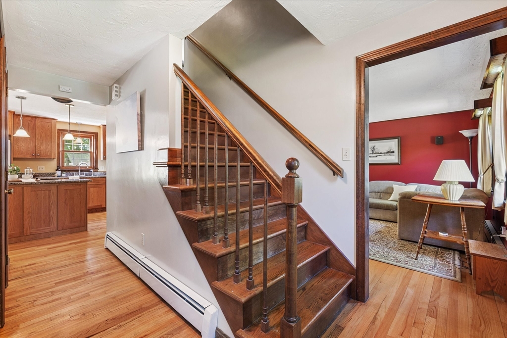 2 Fox Run Road Sterling, MA 01564 - Photo 3 of 41