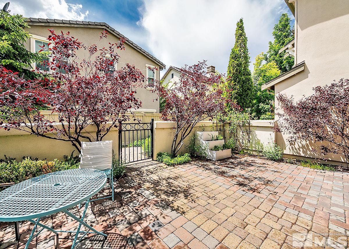 1633 Clover Hill Trail Reno, NV 89523 - Photo 3 of 37 a view of a backyard of the house
