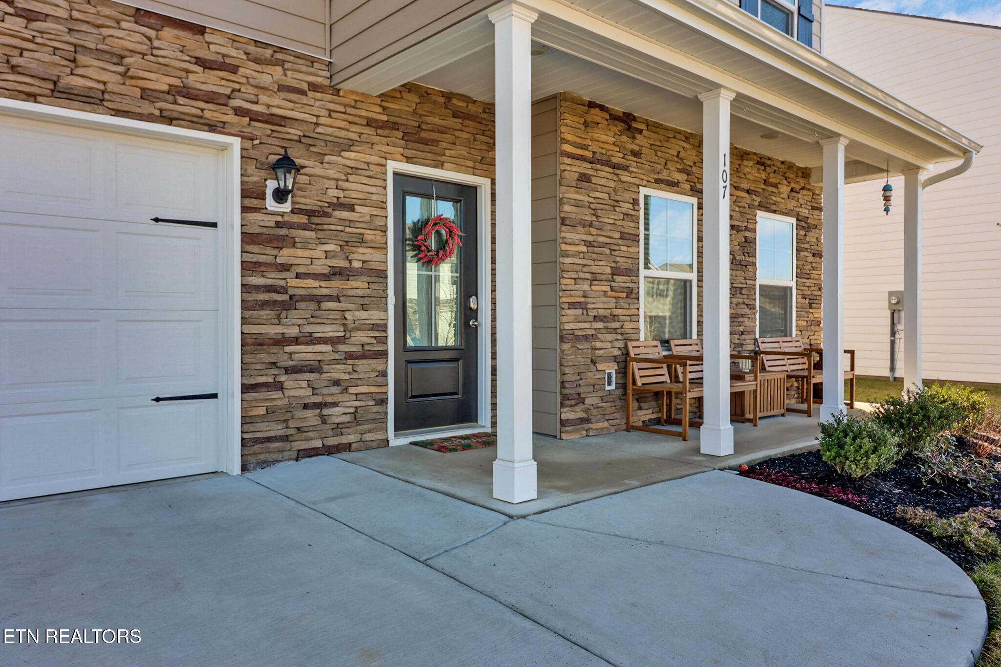 107 Summit Ridge Lane Oak Ridge, TN 37830 - Photo 2 of 29 Gallery Image 2