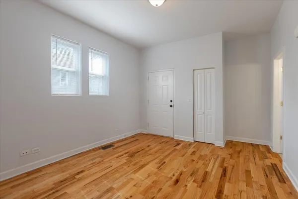 $1,200 | 1234 West 49th Place, Unit 1R, Chicago, IL 60609