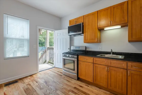 $1,200 | 1234 West 49th Place, Unit 1R, Chicago, IL 60609