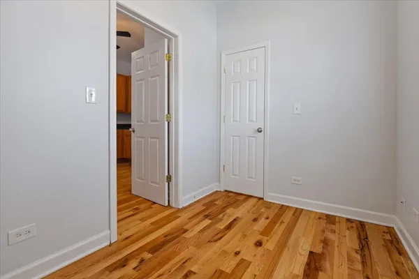 $1,200 | 1234 West 49th Place, Unit 1R, Chicago, IL 60609