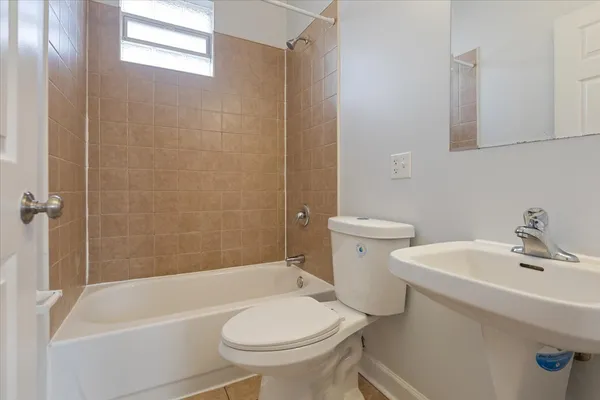 $1,200 | 1234 West 49th Place, Unit 1R, Chicago, IL 60609