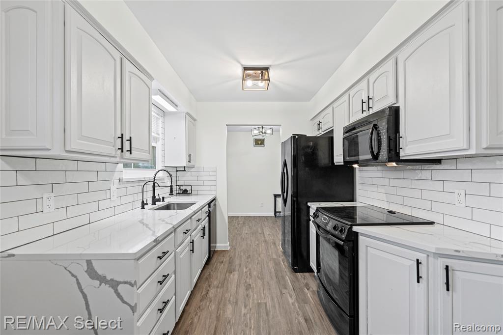 2461 North Long Lake Road Fenton, MI 48430 - Photo 11 of 38 Gallery Image 11