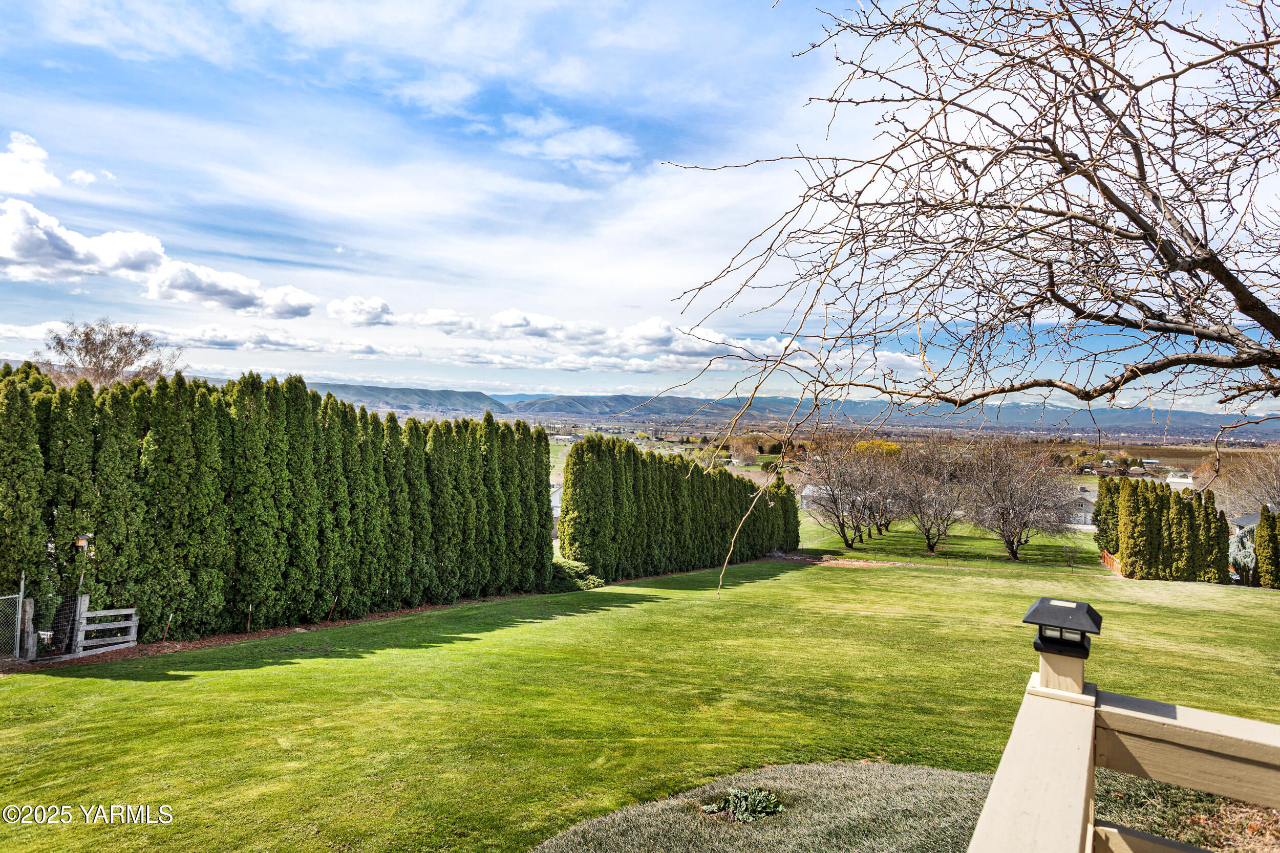 1682 St Hilaire Road Yakima, WA 98901 - Photo 44 of 51 a view of an outdoor space and a yard