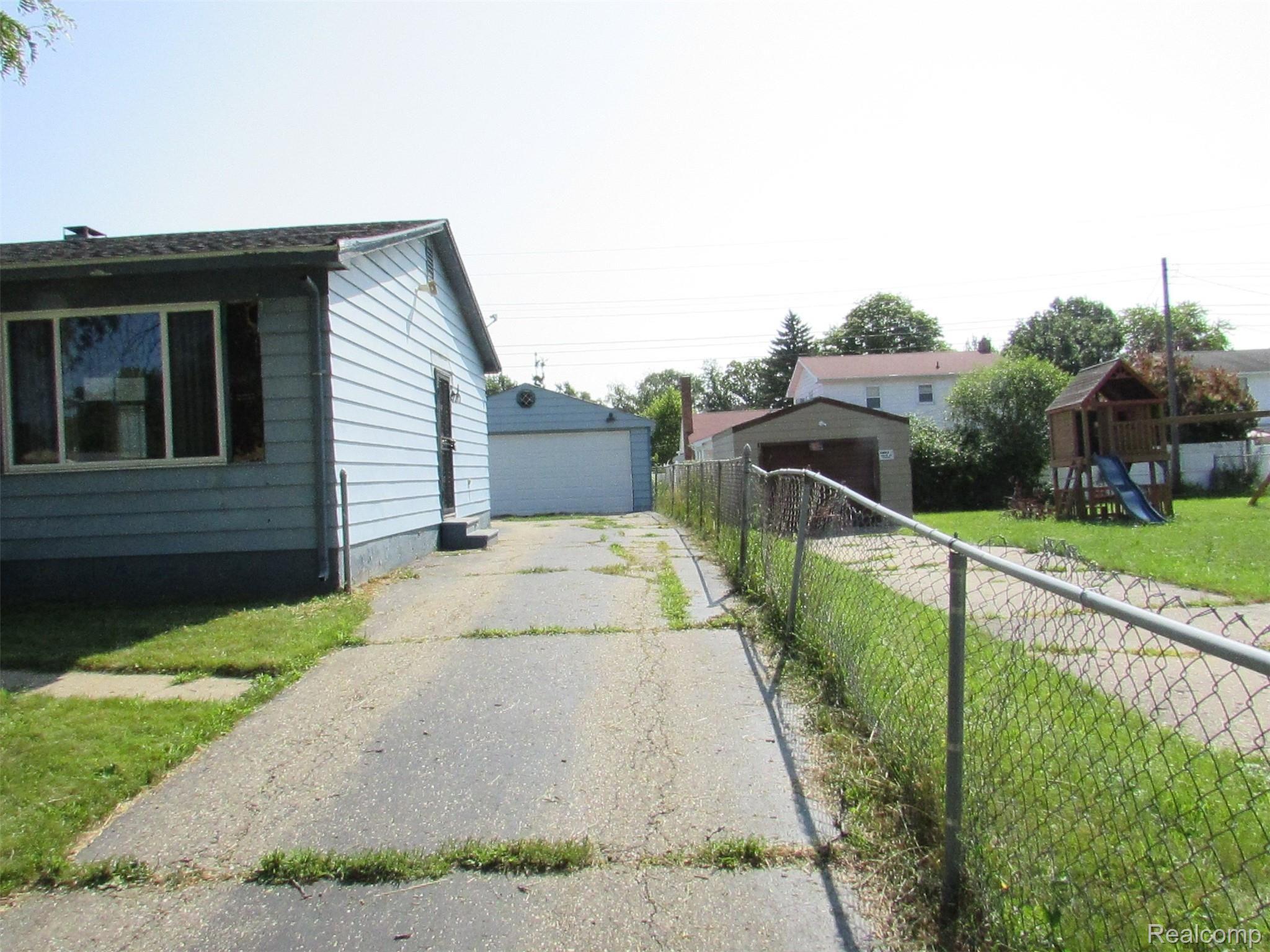 6706 Fleming Road Flint, MI 48504 - Photo 5 of 12 fleming bi weekly 9-3-19 2019-02-12 018.JPG