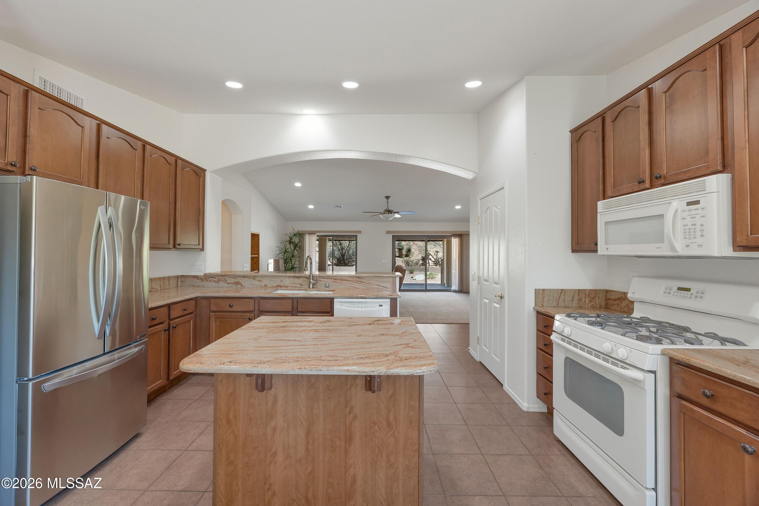 62574 East Northwood Road Tucson, AZ 85739 - Photo 12 of 50 42" Cabinets with slide outs