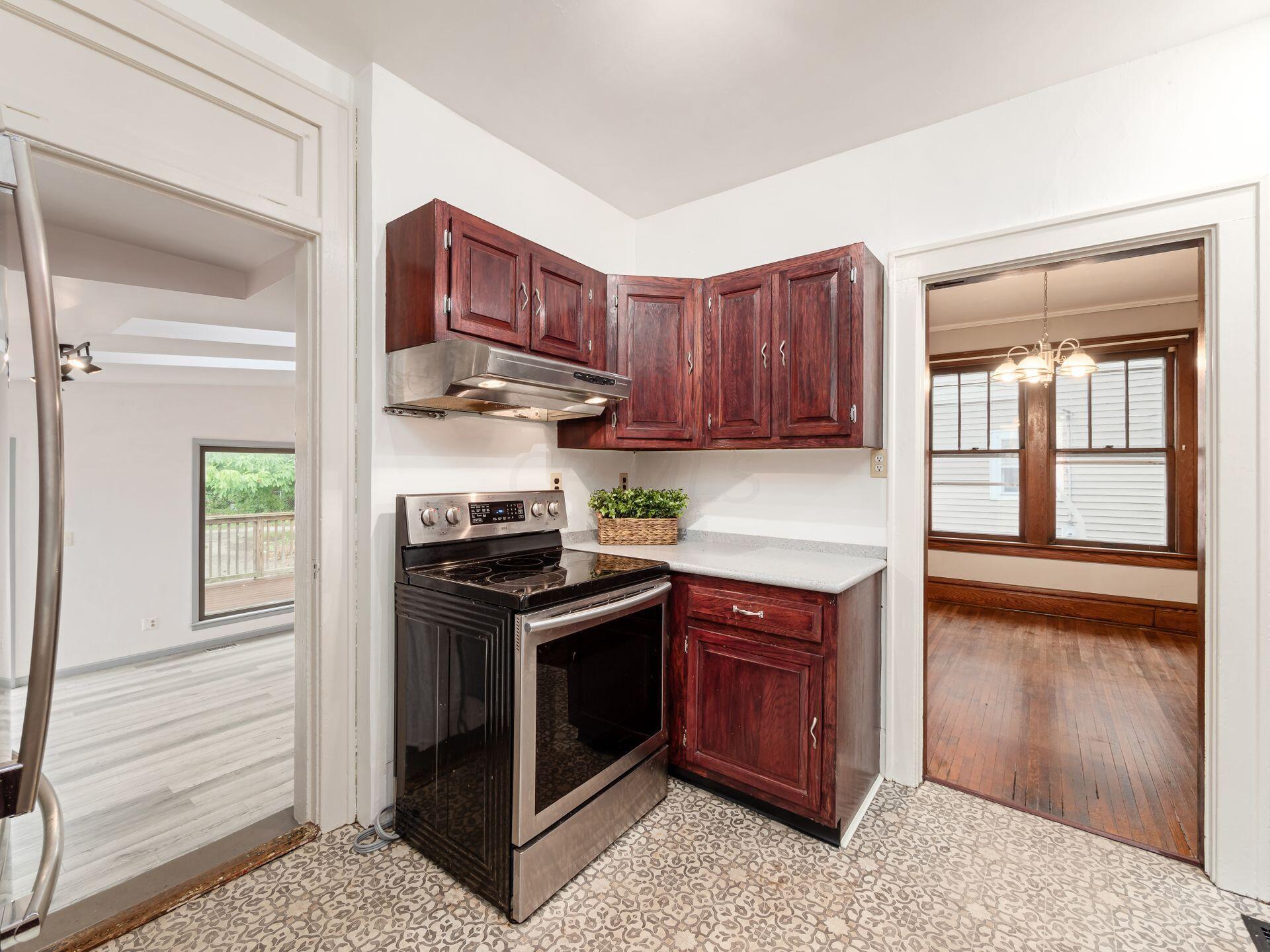 77 Crestview Road Columbus, OH 43202 - Photo 9 of 40 Kitchen