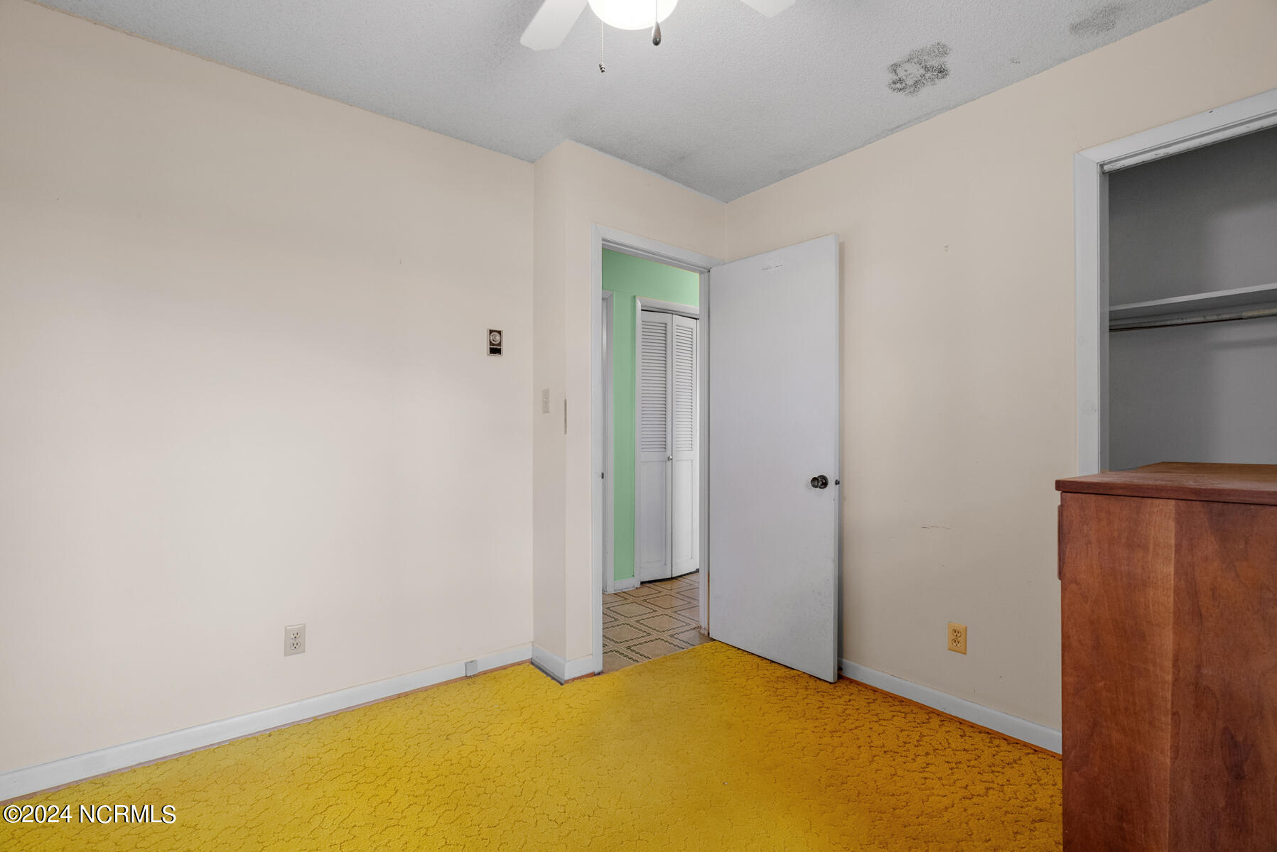1178 Ball Road Elizabeth City, NC 27909 - Photo 10 of 29 Guest Room #2