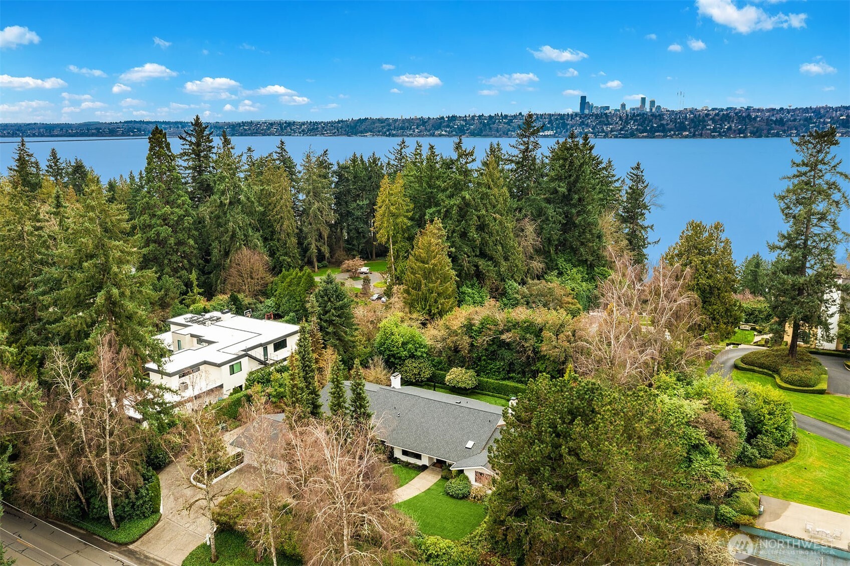 1601 Evergreen Point Road Medina, WA 98039 - Photo 3 of 40 a view of a city