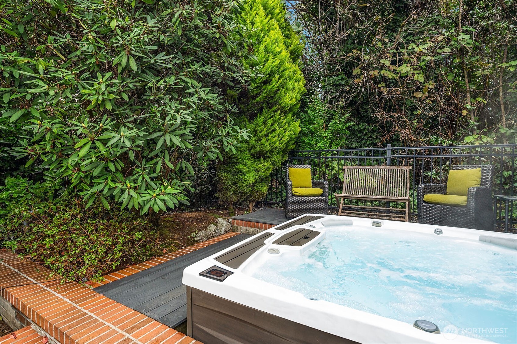 1601 Evergreen Point Road Medina, WA 98039 - Photo 39 of 40 a view of a backyard with sitting area