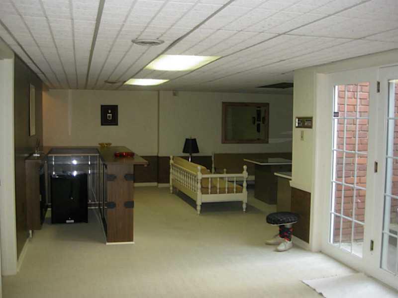830 White Farm Road Indiana, PA 15701 - Photo 16 of 25 Family Room.