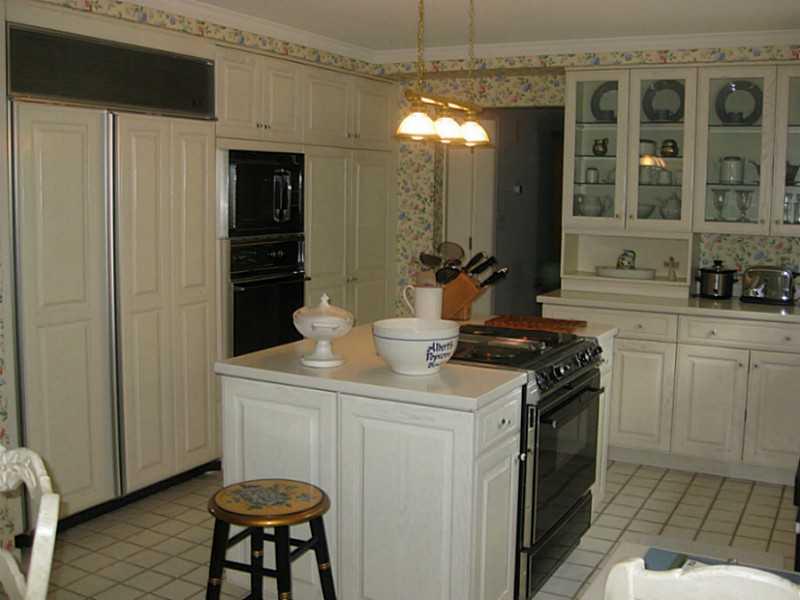 830 White Farm Road Indiana, PA 15701 - Photo 4 of 25 Kitchen.