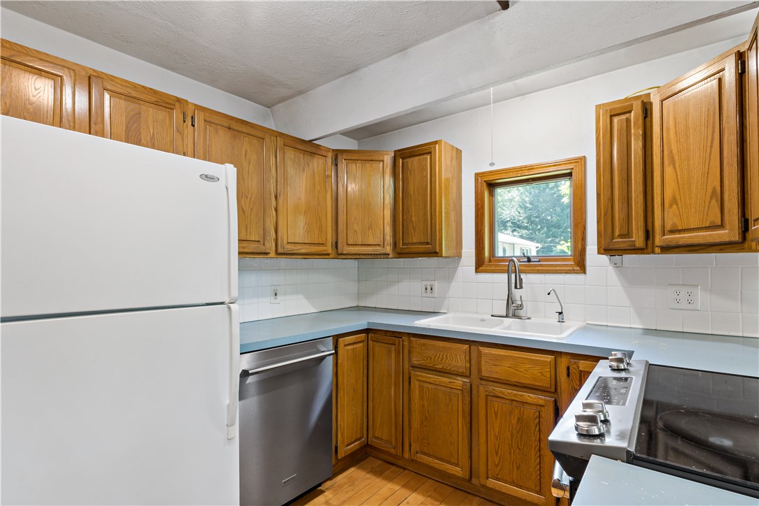 10 Partridge Drive Exeter, RI 02822 - Photo 8 of 36 Gallery Image 8