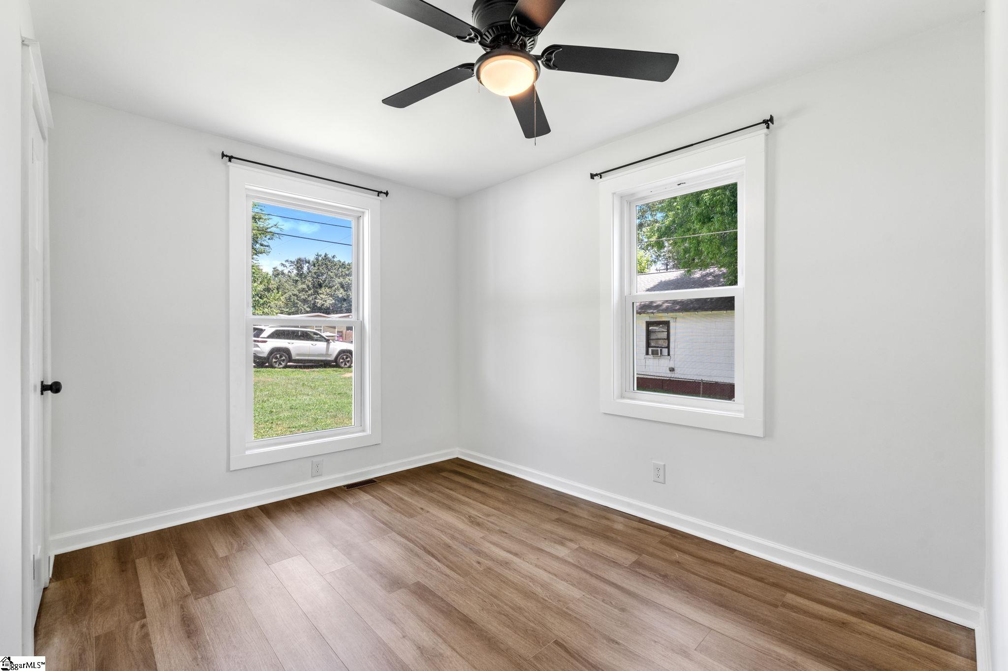 12 Hudson Street Greenville, SC 29609 - Photo 3 of 31