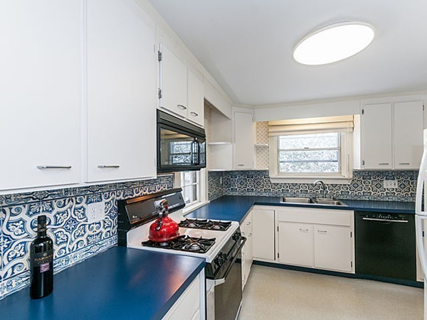 21 Lowell Road Brookline, MA 02445 - Photo 12 of 24 Gallery Image 12