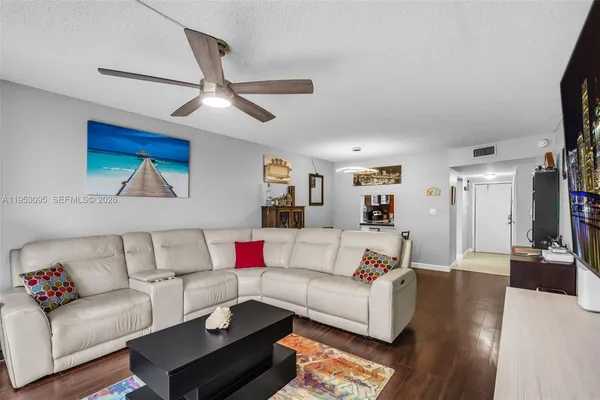 $185,000 | 8411 Lagos De Campo Boulevard, Unit 110U, Tamarac, FL 33321