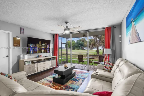 $185,000 | 8411 Lagos De Campo Boulevard, Unit 110U, Tamarac, FL 33321