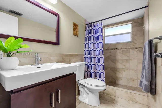 $185,000 | 8411 Lagos De Campo Boulevard, Unit 110U, Fort Lauderdale, FL 33321