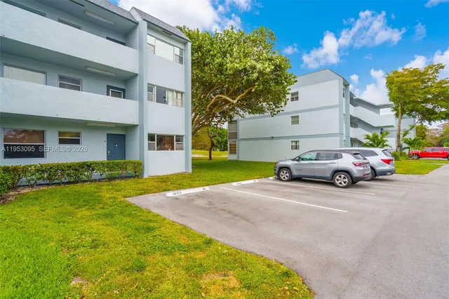 $185,000 | 8411 Lagos De Campo Boulevard, Unit 110U, Fort Lauderdale, FL 33321