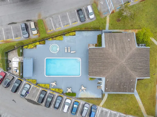 $185,000 | 8411 Lagos De Campo Boulevard, Unit 110U, Tamarac, FL 33321