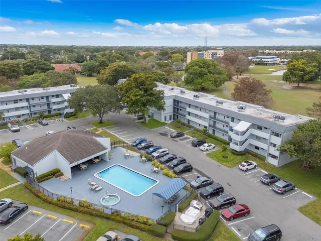 $185,000 | 8411 Lagos De Campo Boulevard, Unit 110U, Fort Lauderdale, FL 33321