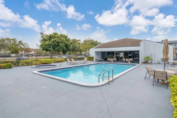 $185,000 | 8411 Lagos De Campo Boulevard, Unit 110U, Tamarac, FL 33321