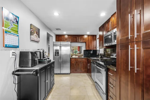 $185,000 | 8411 Lagos De Campo Boulevard, Unit 110U, Fort Lauderdale, FL 33321