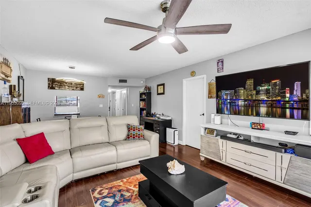 $185,000 | 8411 Lagos De Campo Boulevard, Unit 110U, Fort Lauderdale, FL 33321
