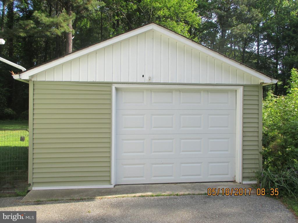 129 Worcester Road Stevensville, MD 21666 - Photo 2 of 15 detached garage