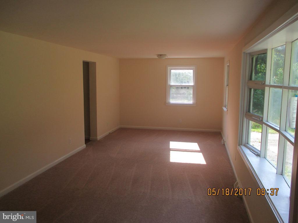 129 Worcester Road Stevensville, MD 21666 - Photo 6 of 15 living room