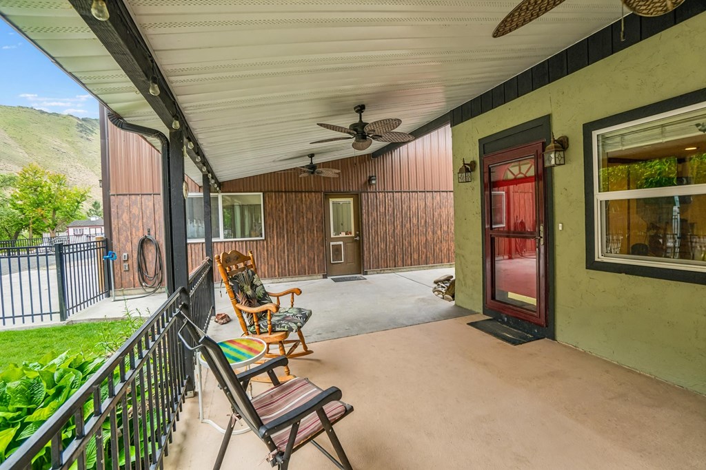 803 Macarthur Avenue Riggins, ID 83549 - Photo 9 of 58 Covered Front Porch for Entertaining