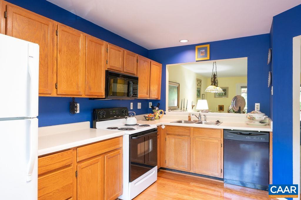 1335 Wimbledon Way Charlottesville, VA 22901 - Photo 6 of 24
