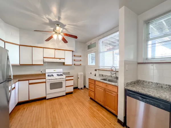 $2,600 | 6300 North Glenwood Avenue, Unit 2, Chicago, IL 60660