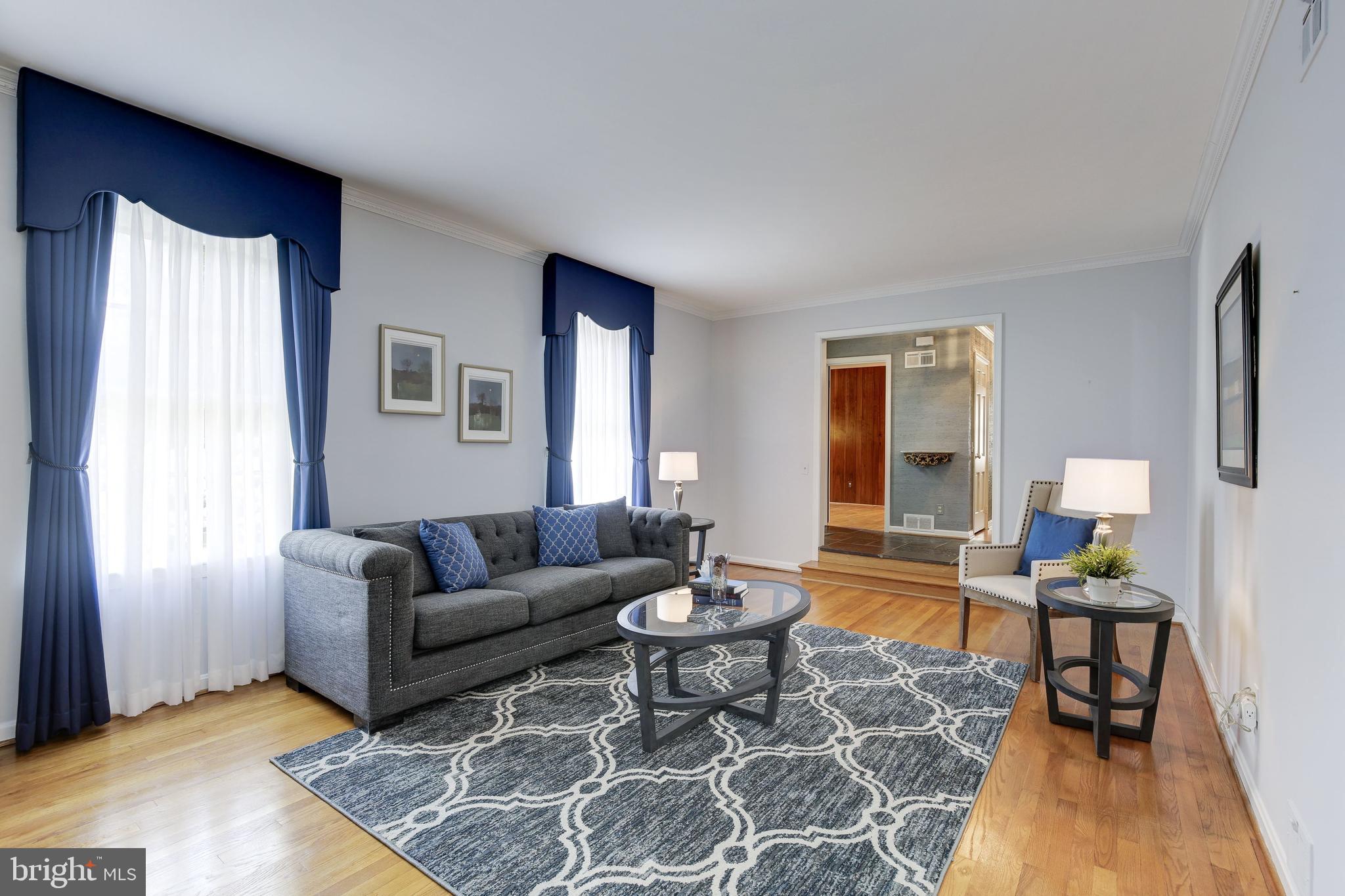 4709 River Road Bethesda, MD 20816 - Photo 14 of 52 Living room