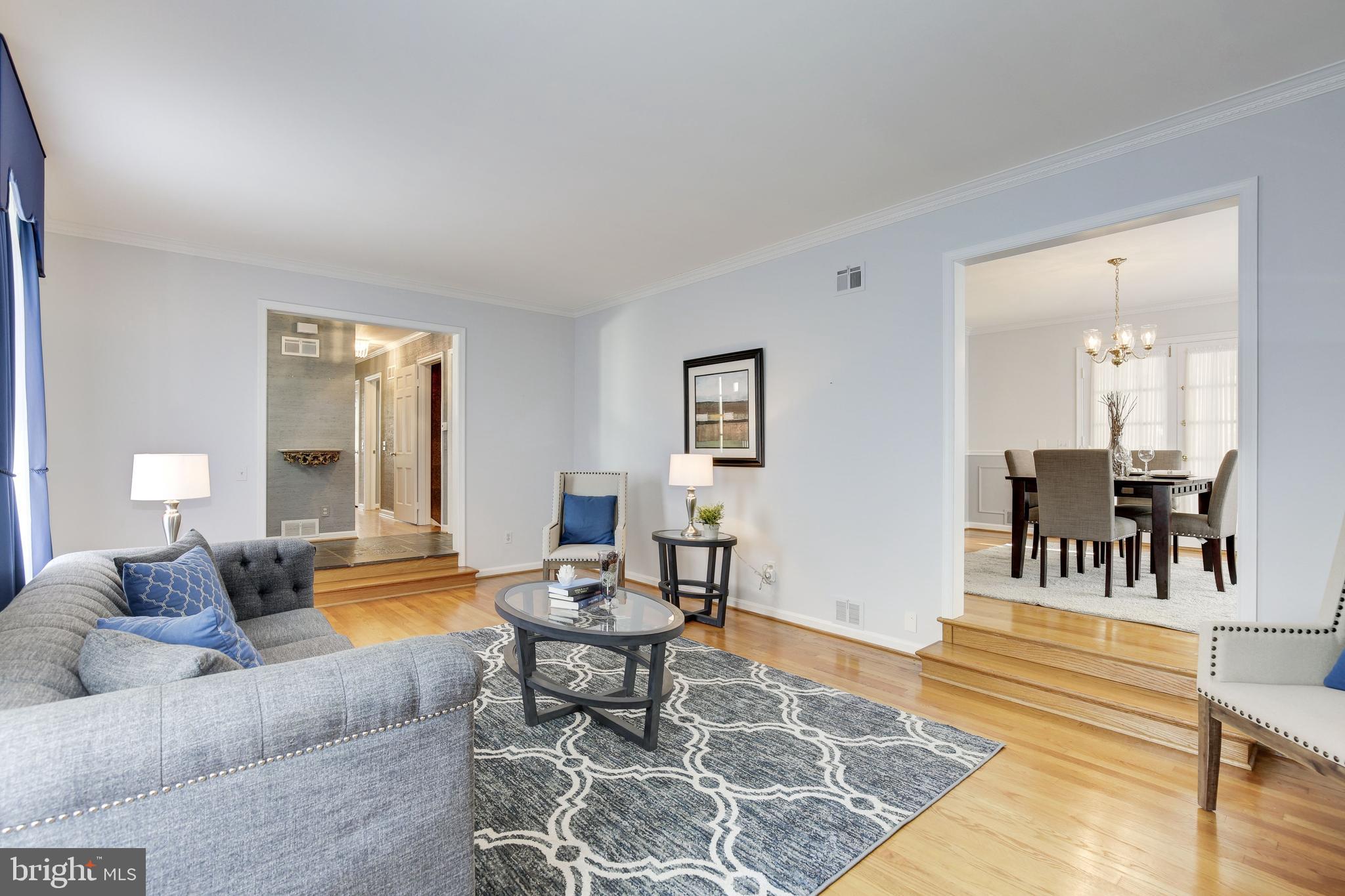 4709 River Road Bethesda, MD 20816 - Photo 15 of 52 Living room