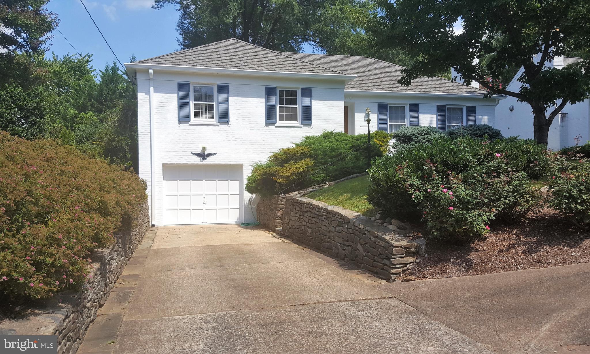 4709 River Road Bethesda, MD 20816 - Photo 3 of 52