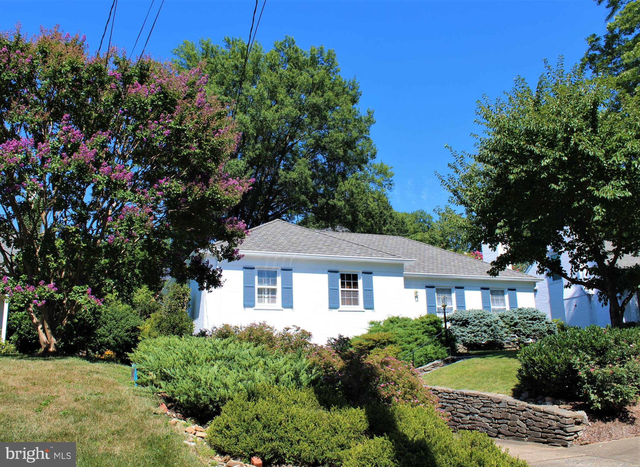 4709 River Road Bethesda, MD 20816 - Photo 7 of 52