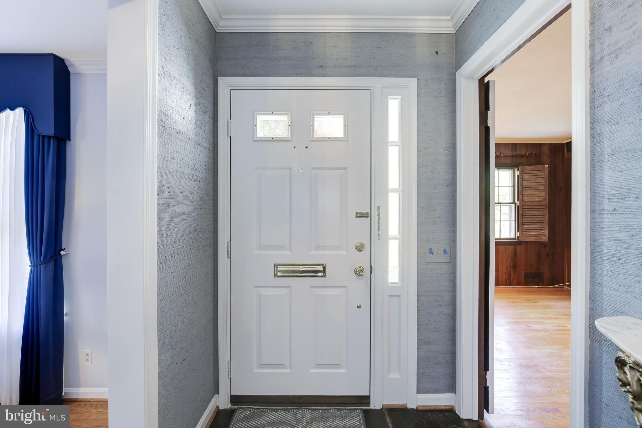 4709 River Road Bethesda, MD 20816 - Photo 10 of 52 Foyer