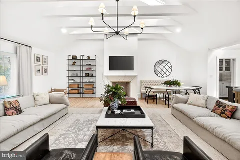 $1,700,000 | 6827 32nd Street Northwest, Washington, DC 20015