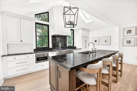 $1,700,000 | 6827 32nd Street Northwest, Washington, DC 20015