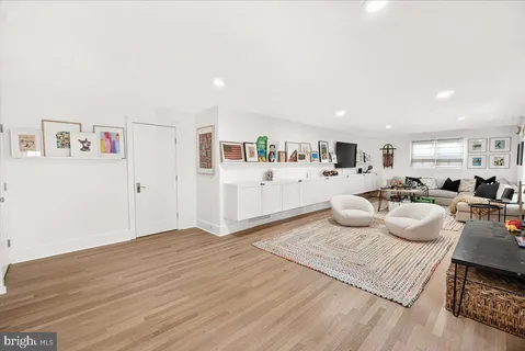 $1,700,000 | 6827 32nd Street Northwest, Washington, DC 20015