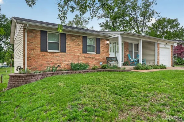 $318,500 | 1818 San Pedro Lane, Fenton, MO 63026