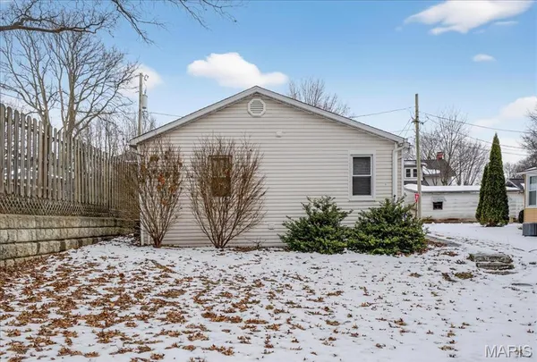 $120,000 | 1511 Laurel Street, Highland, IL 62249